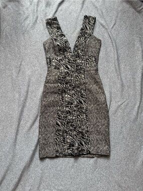 Nicole Miller Sleeveless V-Neck Textured Black and White Bodycon Dress